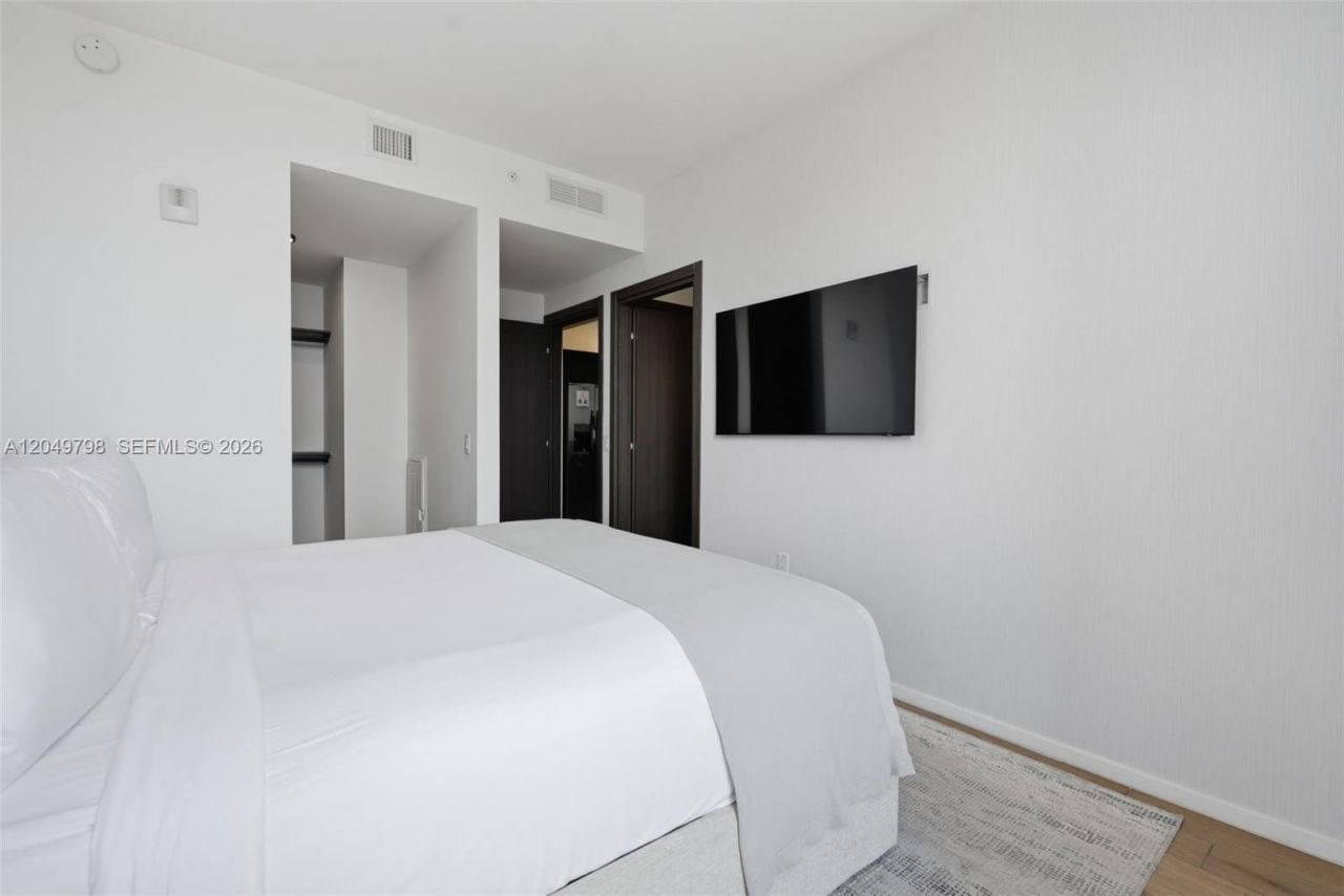 398 NE 5th St , Unit 4719, Miami, FL 33132 Photo