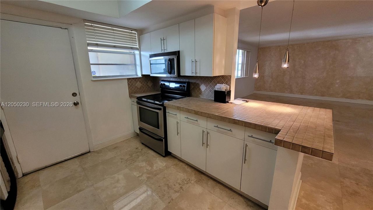 11960 NE 19th Dr, Unit 5, North Miami, FL 33181 Photo