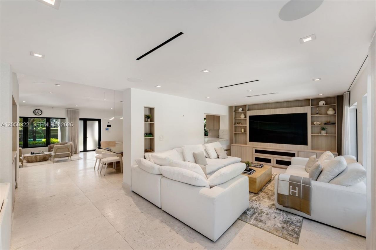 771 Fairway Dr, Miami Beach, FL 33141 Photo