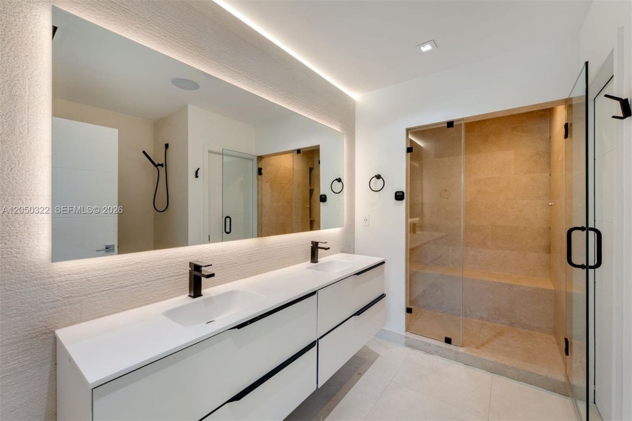 771 Fairway Dr, Miami Beach, FL 33141 Photo
