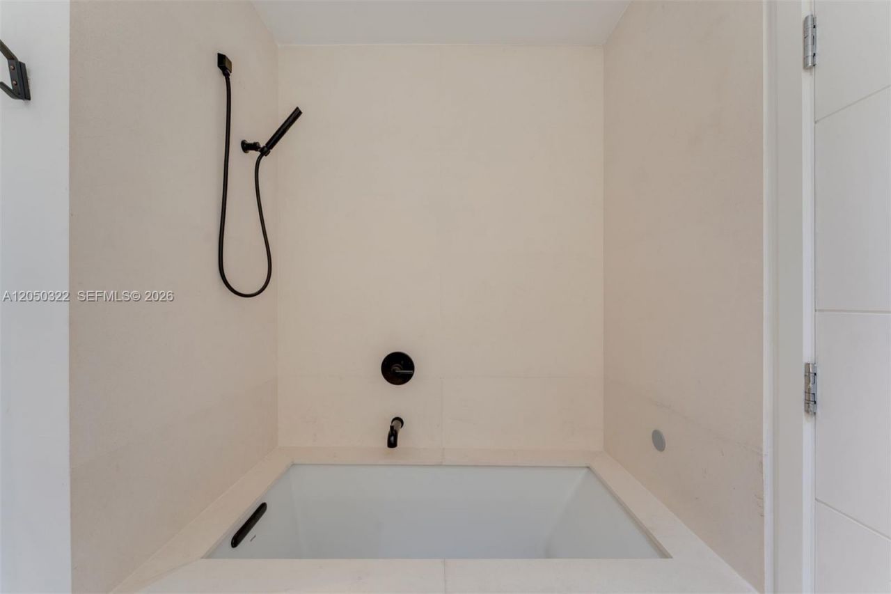 771 Fairway Dr, Miami Beach, FL 33141 Photo