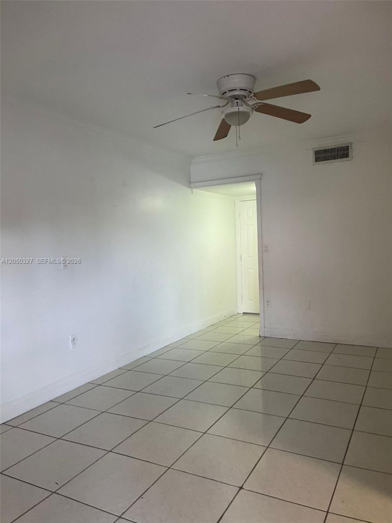 1265 W 24th St , Unit 121, Hialeah, FL 33010 Photo