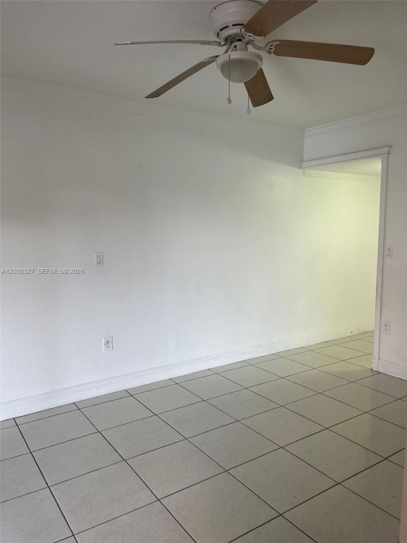 1265 W 24th St , Unit 121, Hialeah, FL 33010 Photo