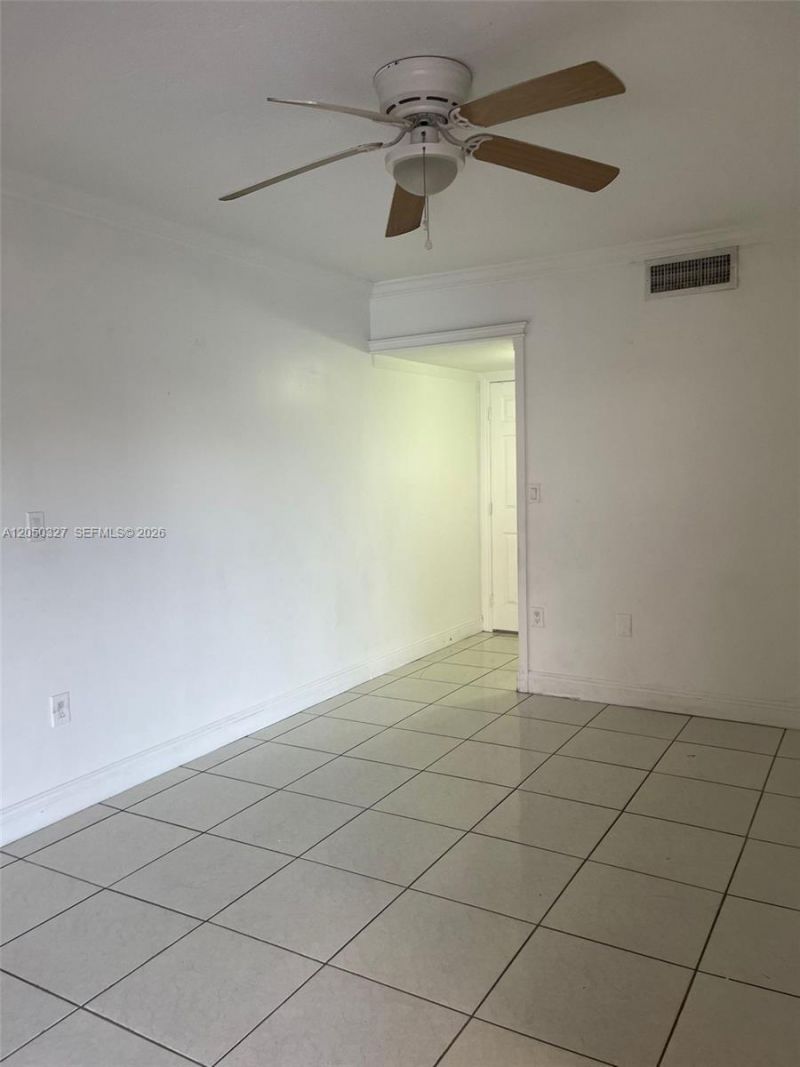 1265 W 24th St , Unit 121, Hialeah, FL 33010 Photo