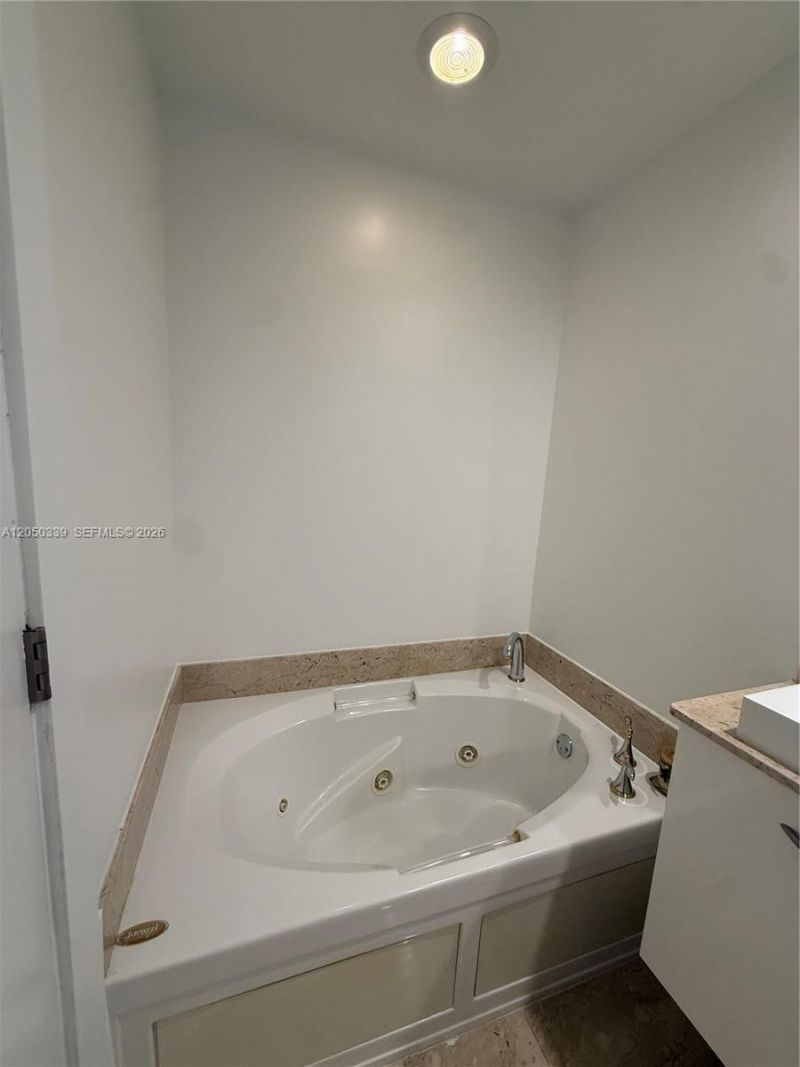 21200 Point Pl, Unit 1403, Aventura, FL 33180 Photo