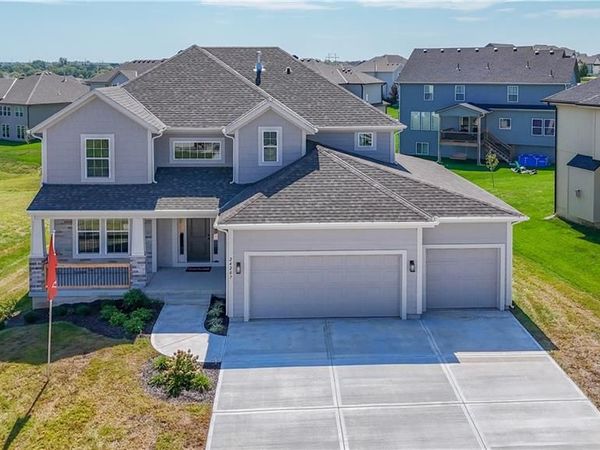 6003 Apache Drive, Shawnee, KS 66226