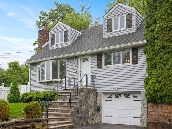 27 Jefferson Ter, Ogdensburg, NJ 07439