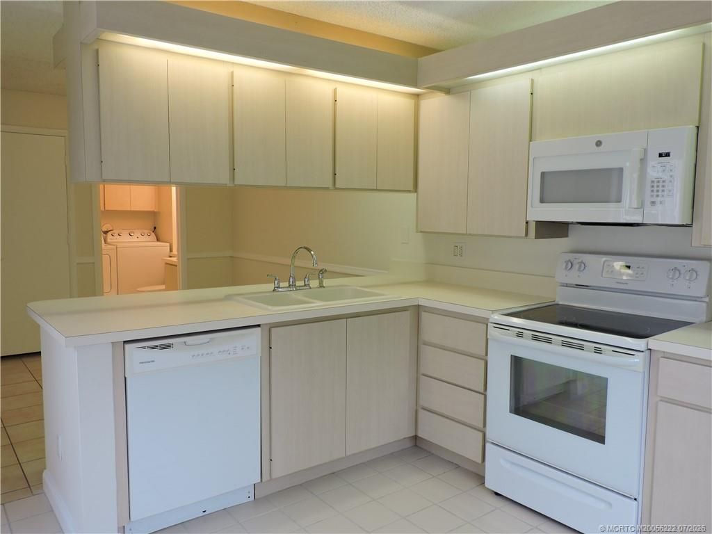 2865 SW Lakemont Place , Palm City, FL 34990 Photo