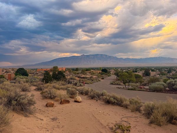 190 Tierra Encantada, Corrales, NM 87048