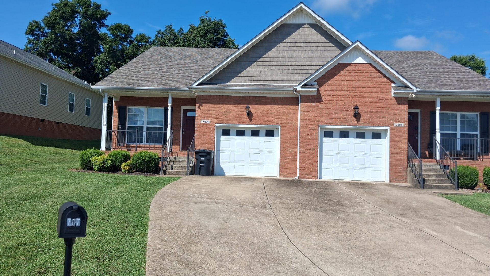 707 Pebble Stone Ct , Columbia, TN 38401 Main Photo