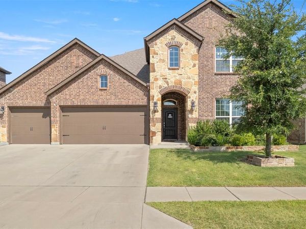 2816 Half Moon Road , Aubrey, TX 76227
