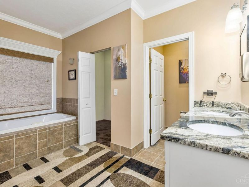 591 Hermay, Hamilton, OH 45013 Photo 28