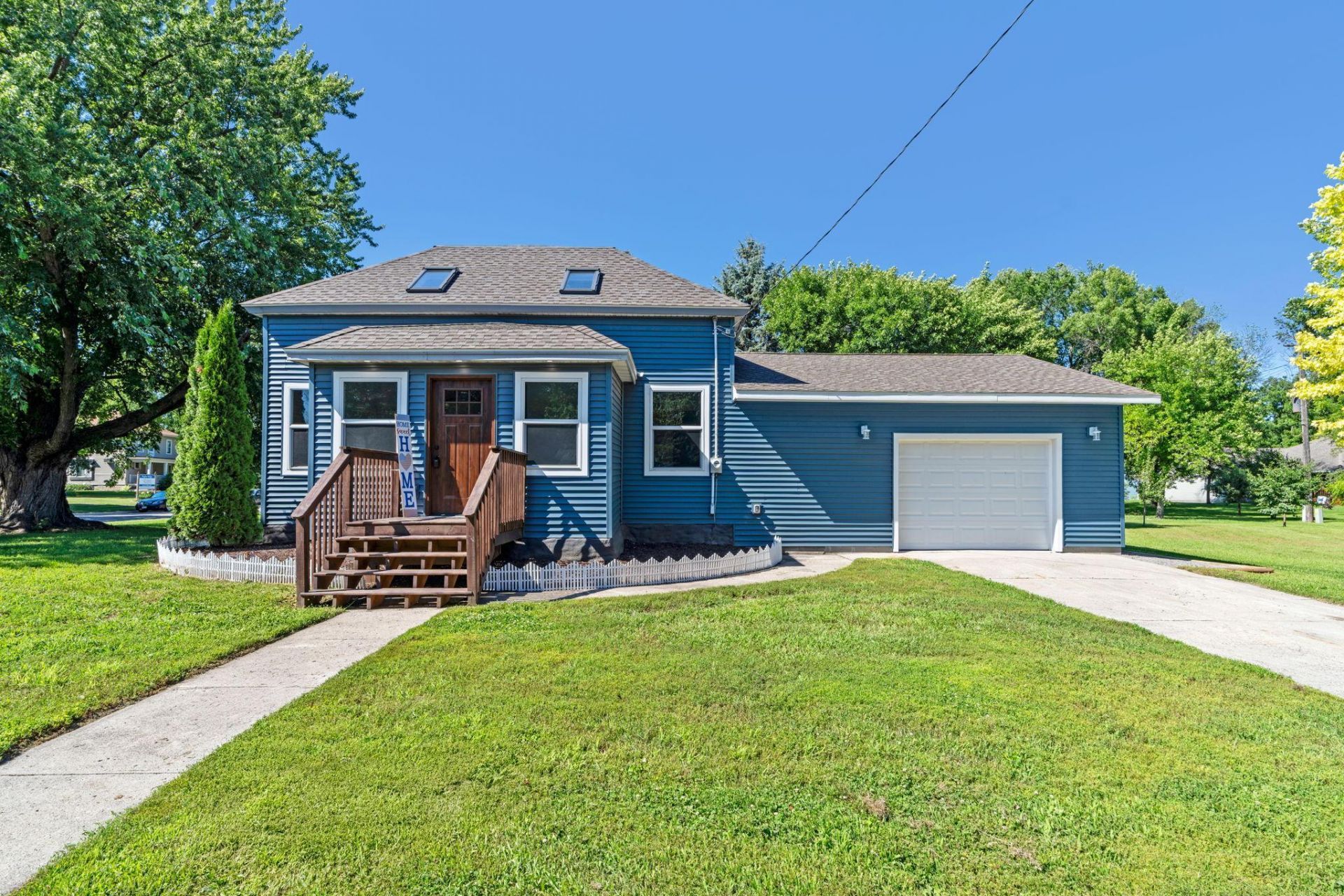 451 Birch Avenue W, Hector, MN 55342