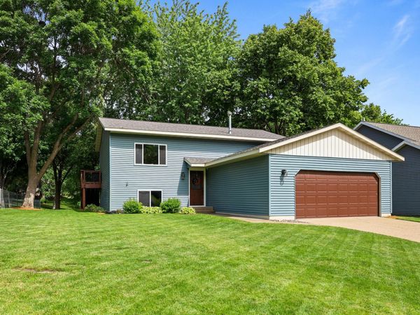880 Pearl View Drive , Sauk Rapids, MN 56379