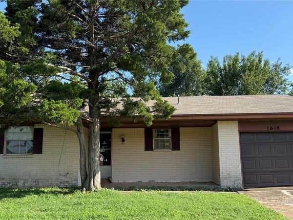 1618 Briarcliff Court, Norman, OK 73071