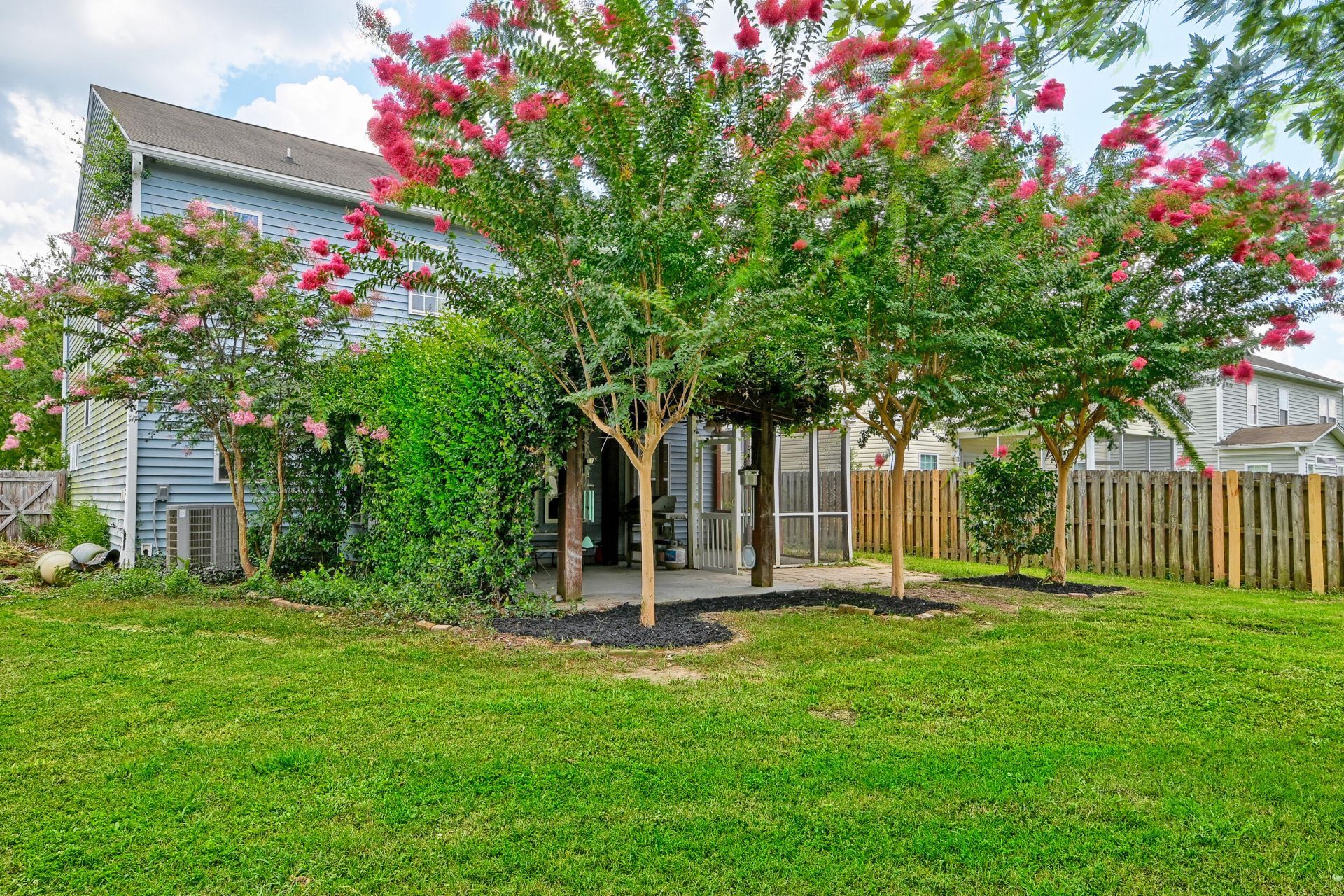 9004 Hema Lane Photo 11