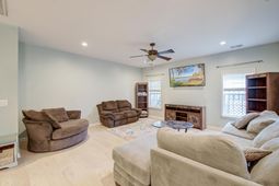 9004 Hema Lane photo 4