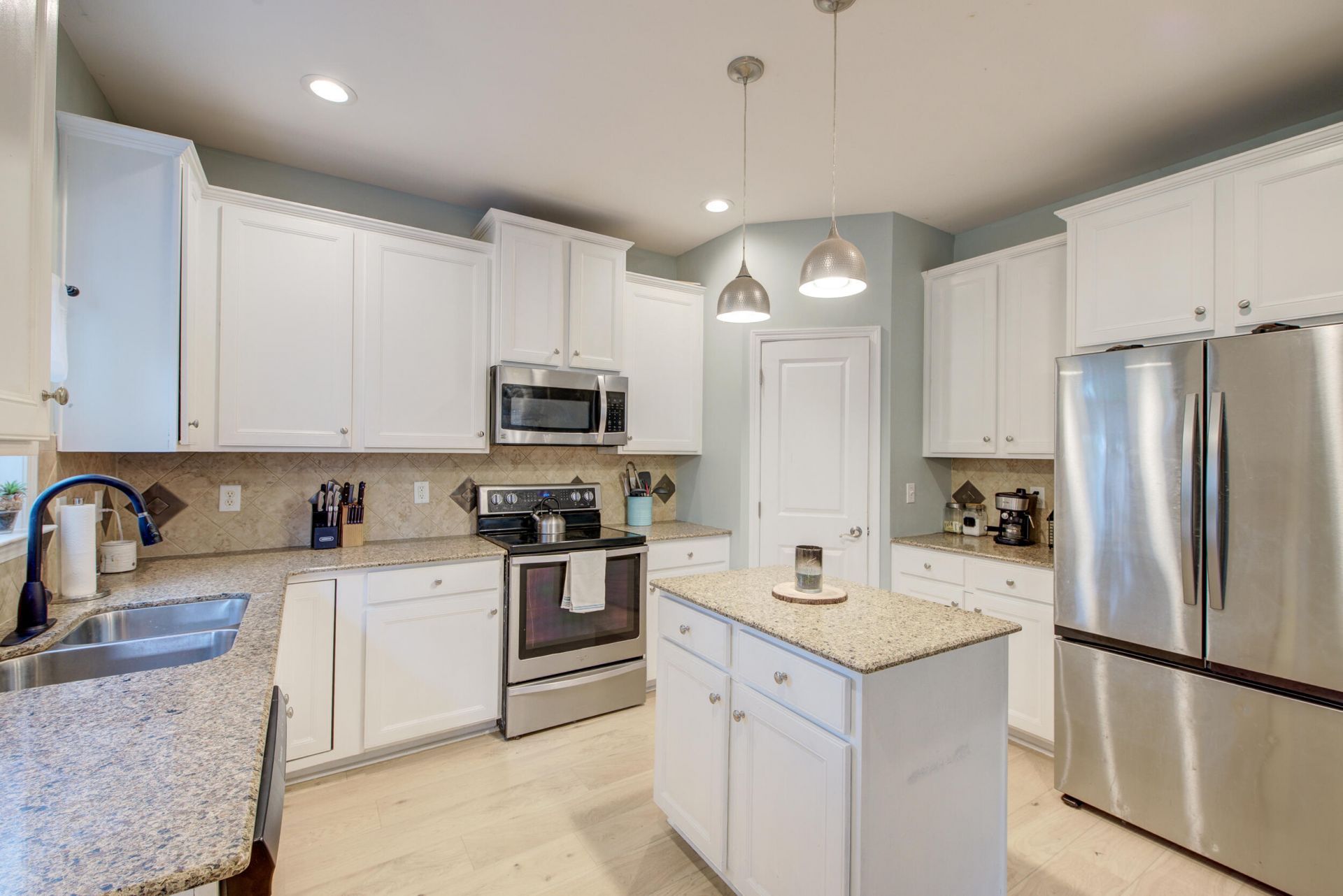 9004 Hema Lane Photo 35