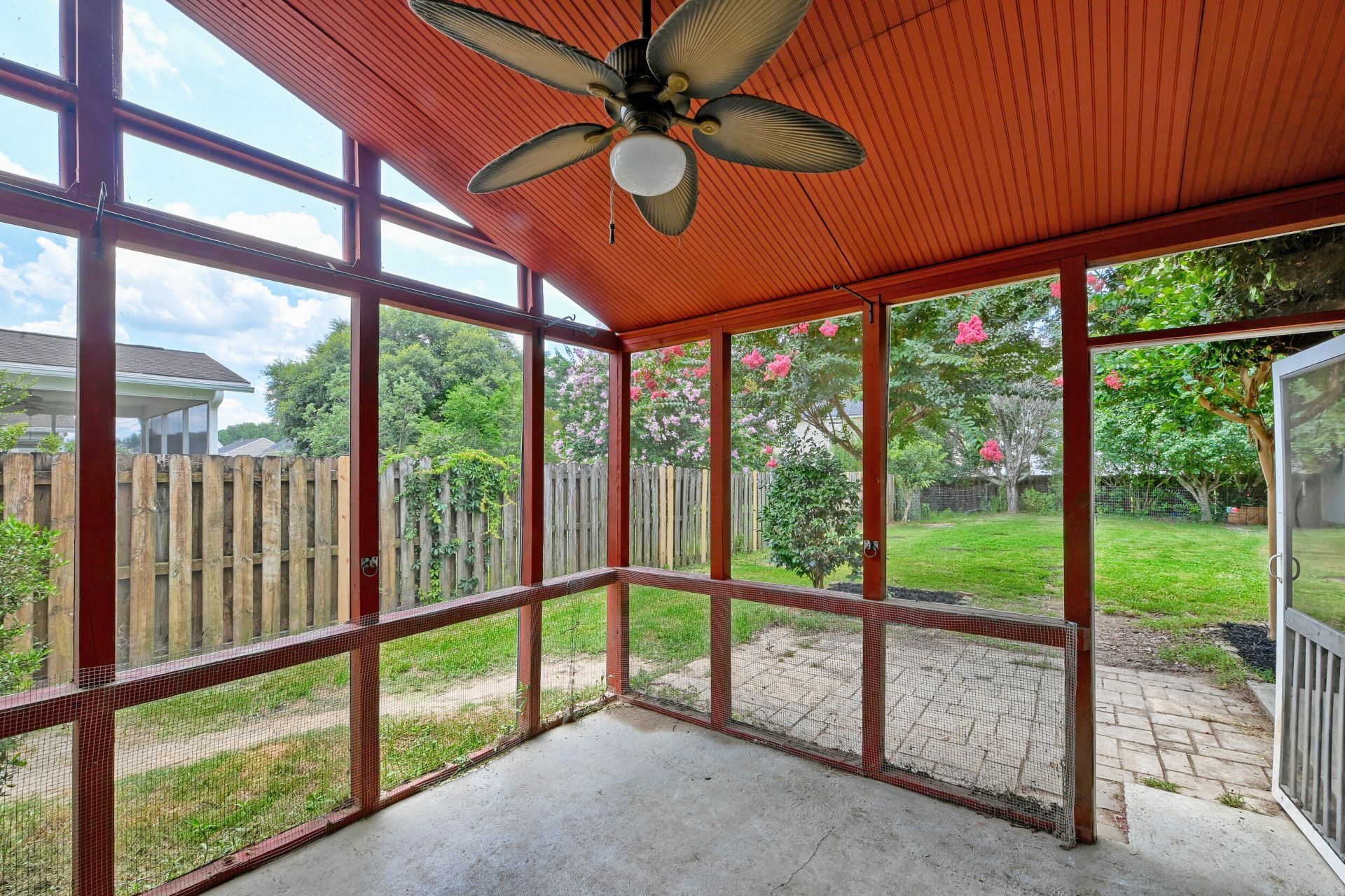 9004 Hema Lane Photo 37