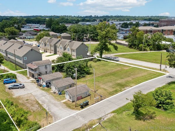 211 W Jordan Street, Claremore, OK 74017