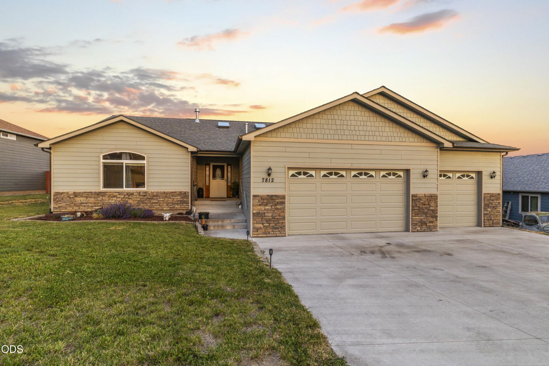 7812 Scenic View Drive, Klamath Falls, OR 97603 Main Photo