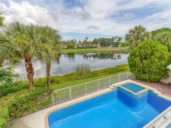 1473 SW 158th Ave, Pembroke Pines, FL 33027