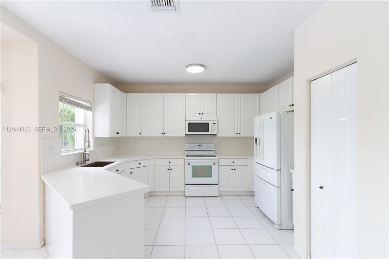 1473 SW 158th Ave, Pembroke Pines, FL 33027 Photo