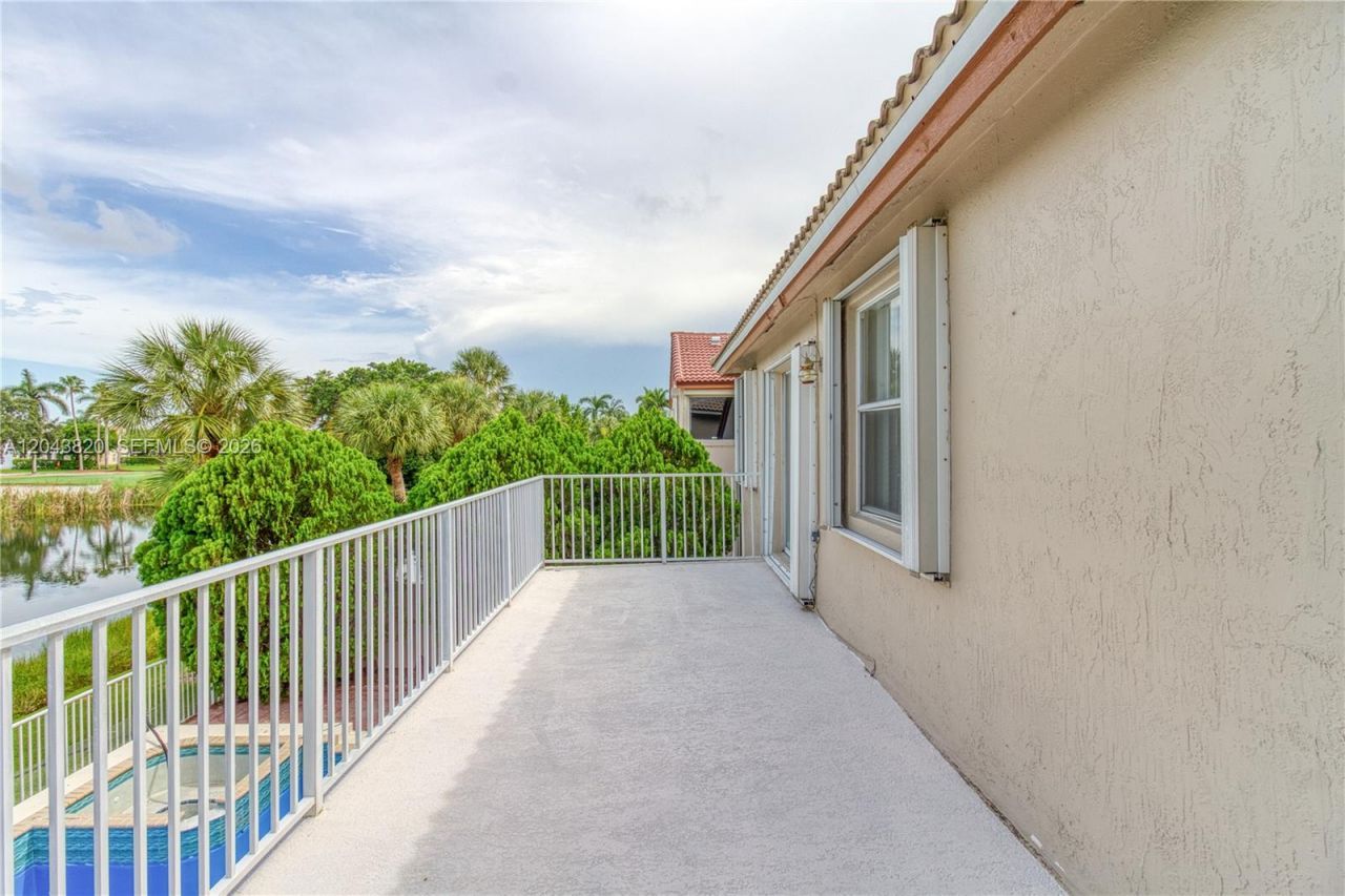 1473 SW 158th Ave, Pembroke Pines, FL 33027 Photo