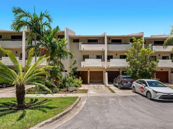 2525 NE 135th St , Unit 2525, North Miami, FL 33181