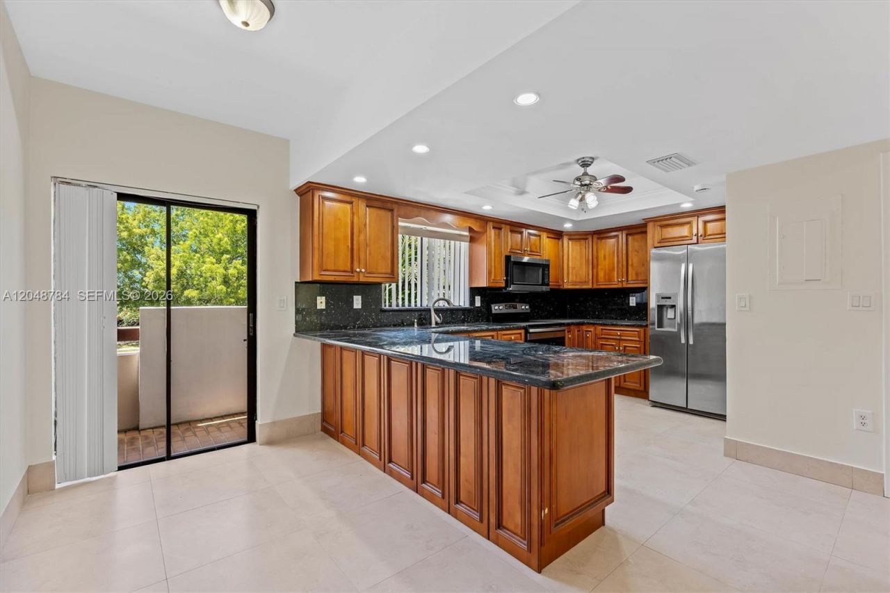 2525 NE 135th St , Unit 2525, North Miami, FL 33181 Photo