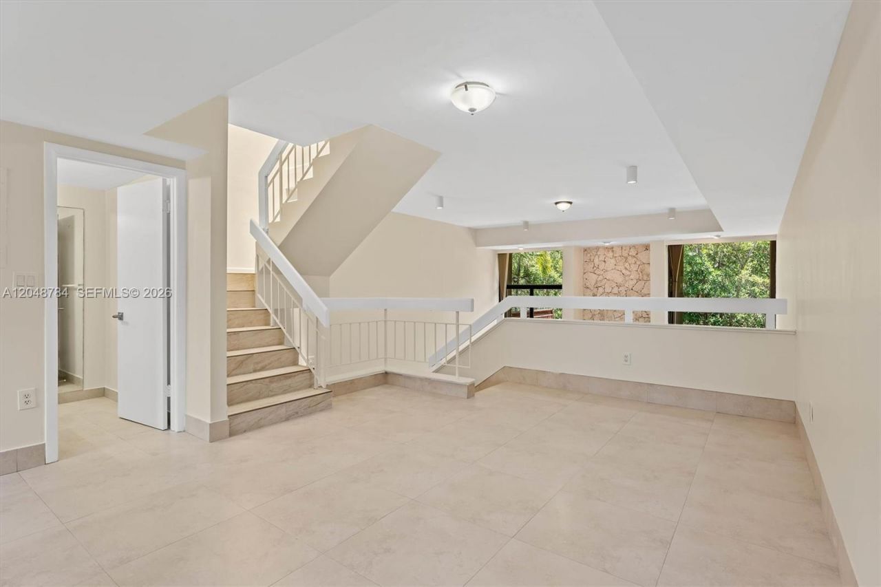 2525 NE 135th St , Unit 2525, North Miami, FL 33181 Photo