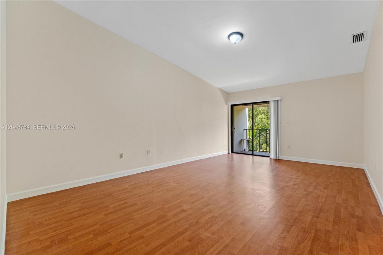 2525 NE 135th St , Unit 2525, North Miami, FL 33181 Photo
