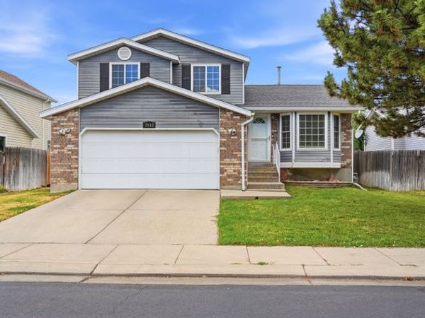 7952 S PALLADIUM DR , West Jordan, UT 84088