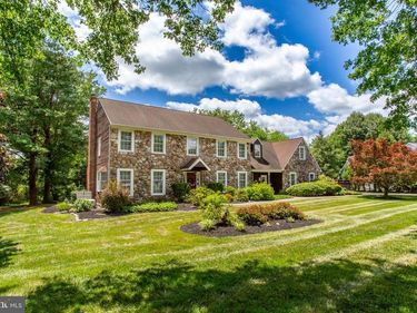 950 CAMELOT ROAD, FURLONG, PA 18925