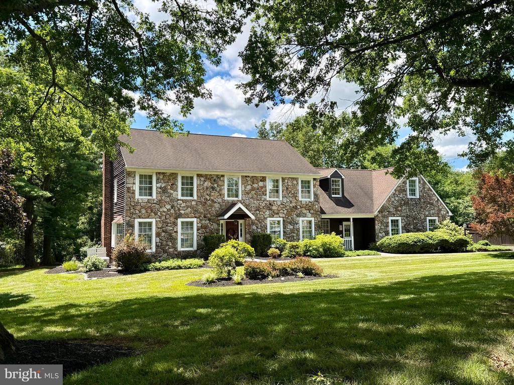 950 CAMELOT ROAD , FURLONG, PA 18925