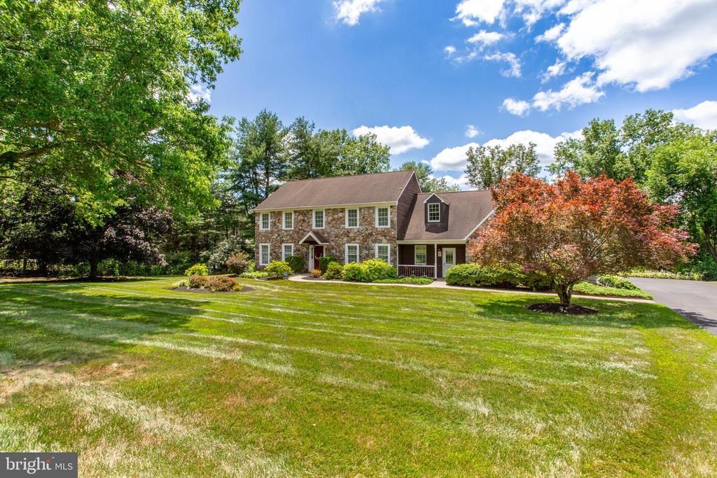 950 CAMELOT ROAD, FURLONG, PA 18925