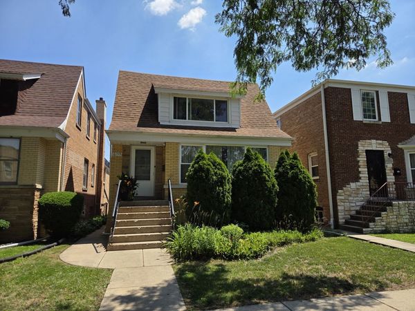 6159 N Meade Avenue , Chicago, IL 60646