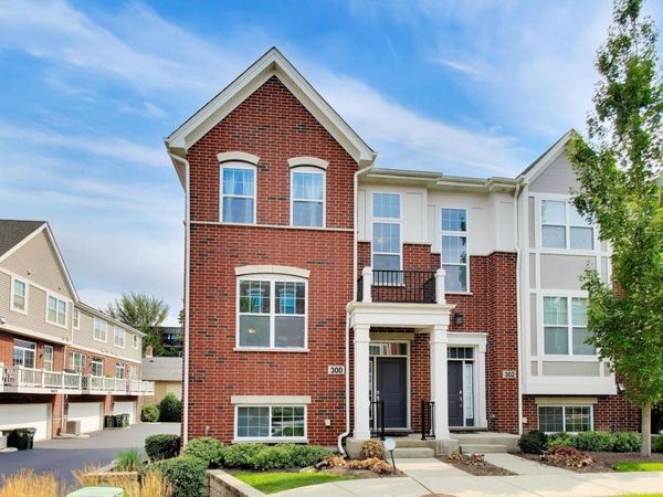 300 Capulina Court, Morton Grove, IL 60053