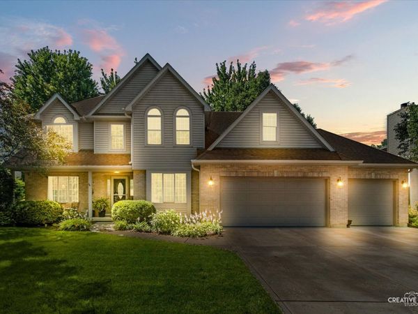 216 WILLOWWOOD Drive, Oswego, IL 60543