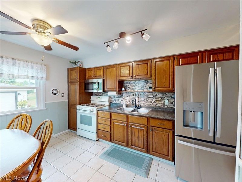 1833 Ridgewick Drive, Wickliffe, OH 44092 Photo 5