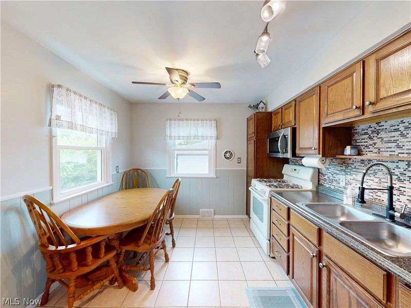 1833 Ridgewick Drive, Wickliffe, OH 44092 Photo 6