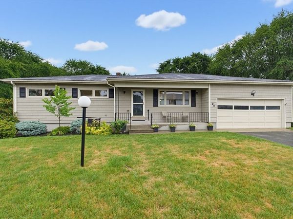 28 Tower Hill Road, Somerset, MA 02726