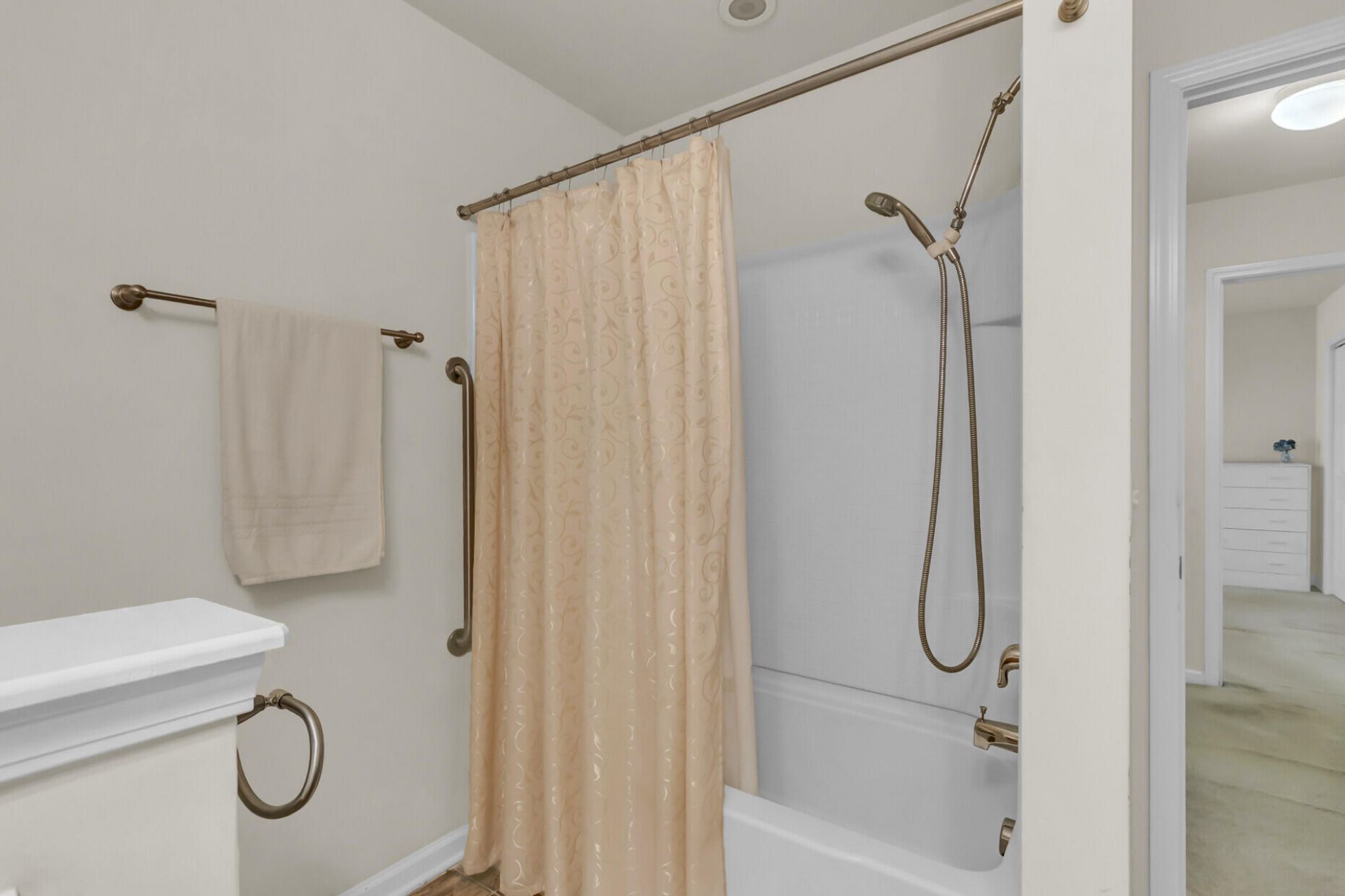 1722 Waterbrook Drive Photo 32