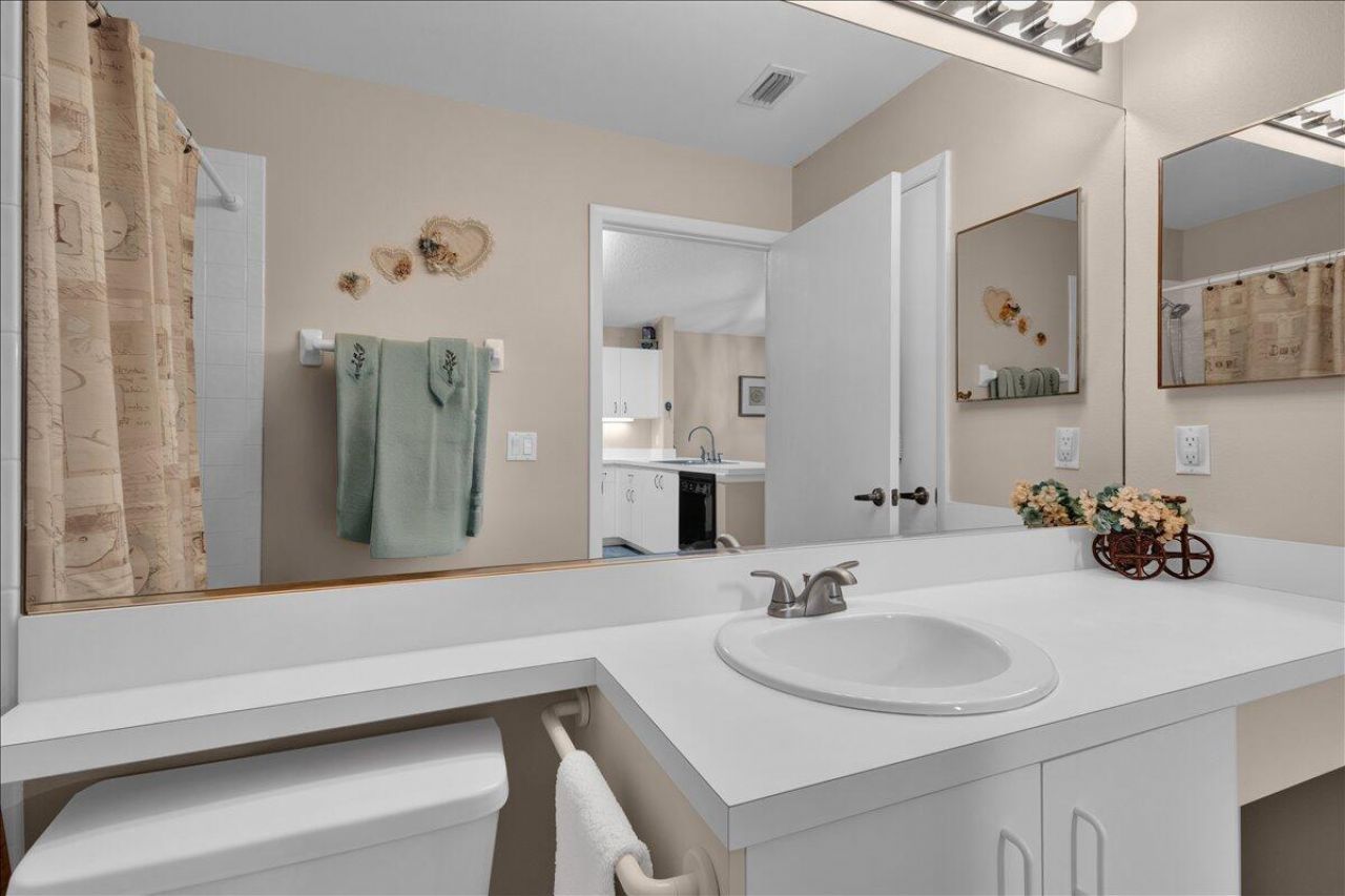 1189 NW Lombardy Drive, Port Saint Lucie, FL 34986 Photo