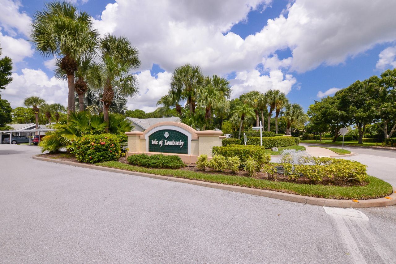 1189 NW Lombardy Drive, Port Saint Lucie, FL 34986 Photo