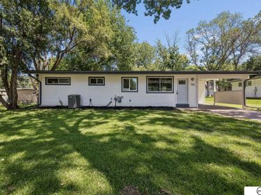 356 Prestwick Road, Lincoln, NE 68505