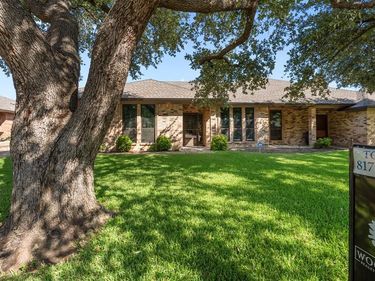 5110 Ledgestone Drive, Fort Worth, TX 76132