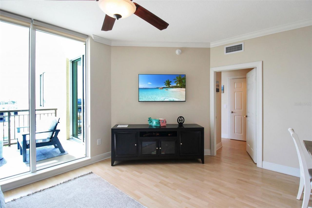 800 N Tamiami Trail , Unit 806, Sarasota, FL 34236 Photo