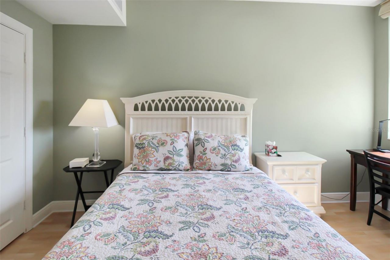 800 N Tamiami Trail , Unit 806, Sarasota, FL 34236 Photo