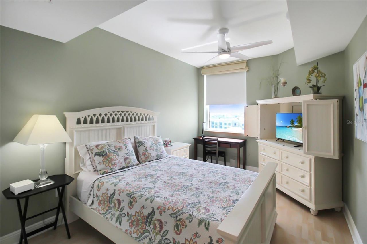 800 N Tamiami Trail , Unit 806, Sarasota, FL 34236 Photo